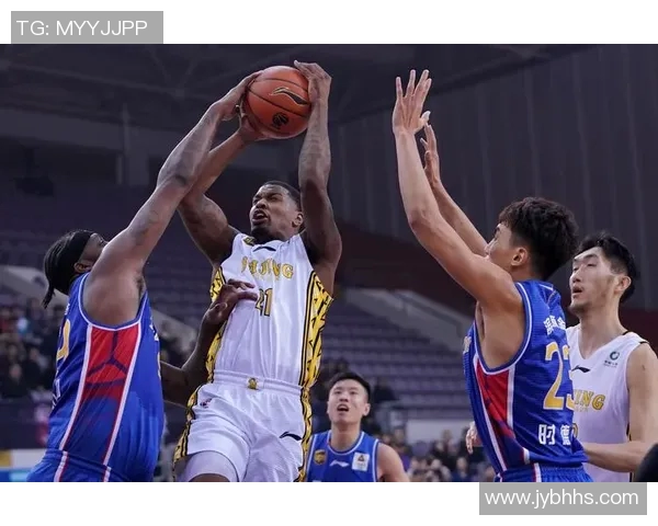 佛山农商银行迎战辽宁队全力争胜展现篮球魅力与团队精神